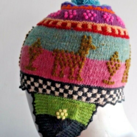 Peruvian ceremonial Andean chullo woven in sheep wool - Picture 2 of 10